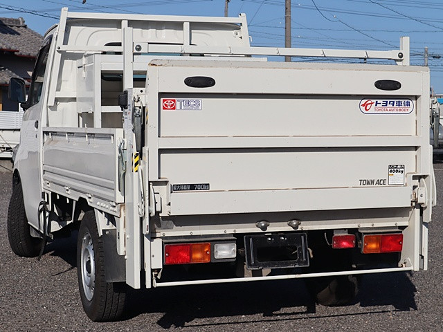 トヨタ タウンエース 小型 平ボディ 5BF-S413(103657) 2枚目