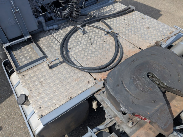 UDトラックス（日産） クオン 大型 トラクタ 2RG-GK5DAB(103658) 11枚目