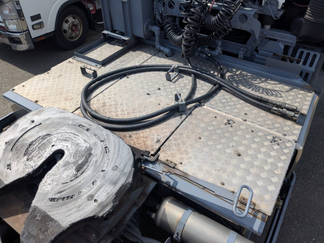 UDトラックス（日産） クオン 大型 トラクタ 2RG-GK5DAB(103658) 12枚目