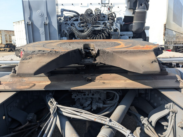 UDトラックス（日産） クオン 大型 トラクタ 2RG-GK5DAB(103659) 9枚目