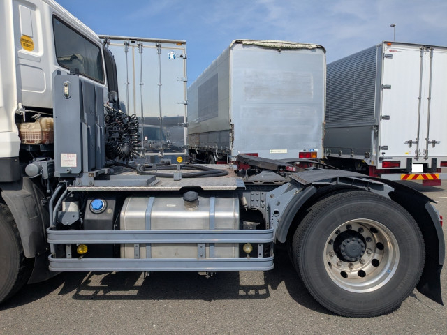 UDトラックス（日産） クオン 大型 トラクタ 2RG-GK5DAB(103658) 17枚目