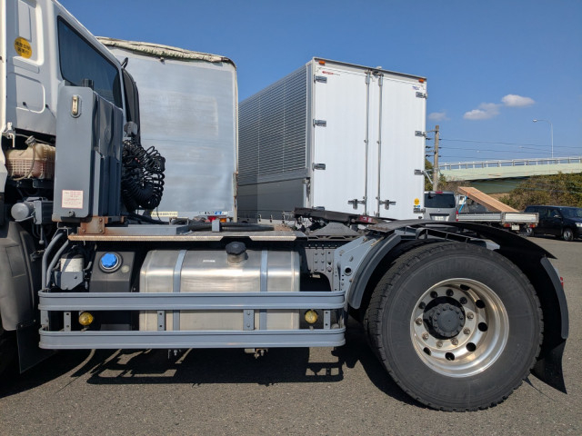 UDトラックス（日産） クオン 大型 トラクタ 2RG-GK5DAB(103659) 17枚目