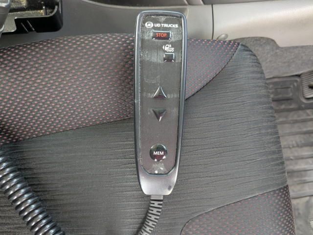 UDトラックス（日産） クオン 大型 トラクタ 2RG-GK5DAB(103658) 33枚目