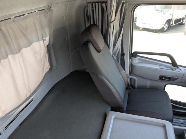 UDトラックス（日産） クオン 大型 トラクタ 2RG-GK5DAB(103659) 27枚目