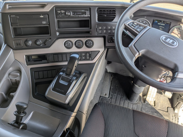 UDトラックス（日産） クオン 大型 トラクタ 2RG-GK5DAB(103659) 28枚目