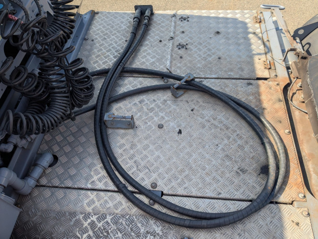 UDトラックス（日産） クオン 大型 トラクタ 2RG-GK5DAB(103658) 40枚目