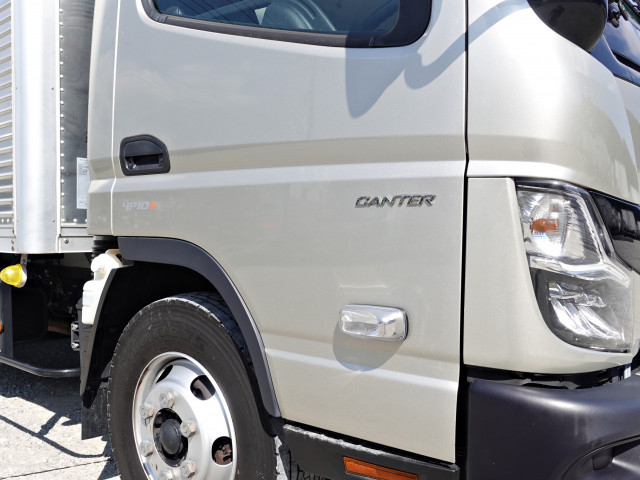 三菱ふそう キャンター 小型 バン 2RG-FEB90(103664) 6枚目