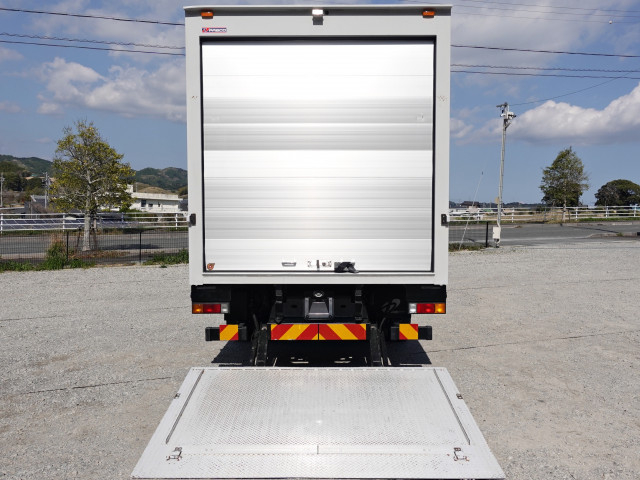 三菱ふそう キャンター 小型 バン 2RG-FEB90(103664) 15枚目