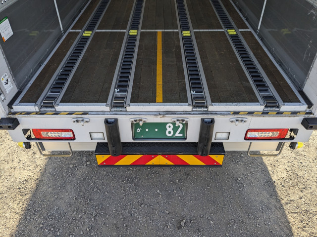 UDトラックス（日産） クオン 大型 ウィング 2PG-CG5CA(103665) 9枚目