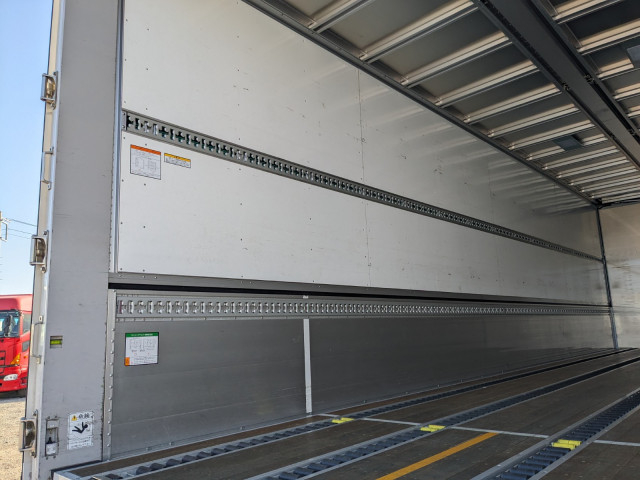 UDトラックス（日産） クオン 大型 ウィング 2PG-CG5CA(103665) 18枚目