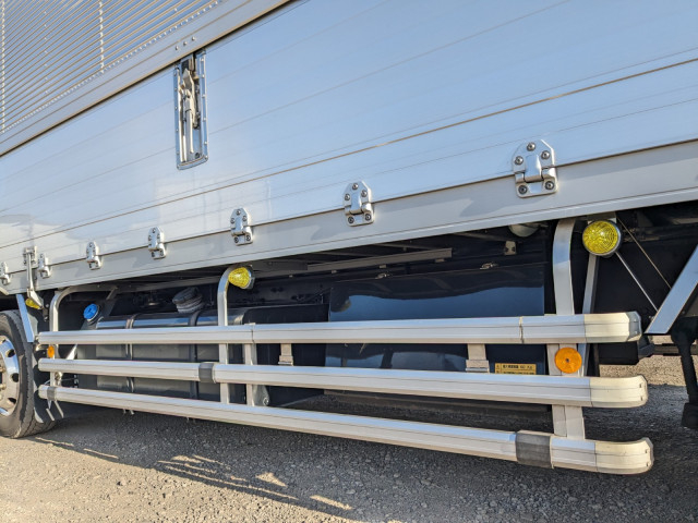 UDトラックス（日産） クオン 大型 ウィング 2PG-CG5CA(103665) 29枚目