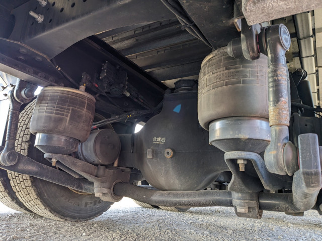 UDトラックス（日産） クオン 大型 ウィング 2PG-CG5CA(103665) 34枚目