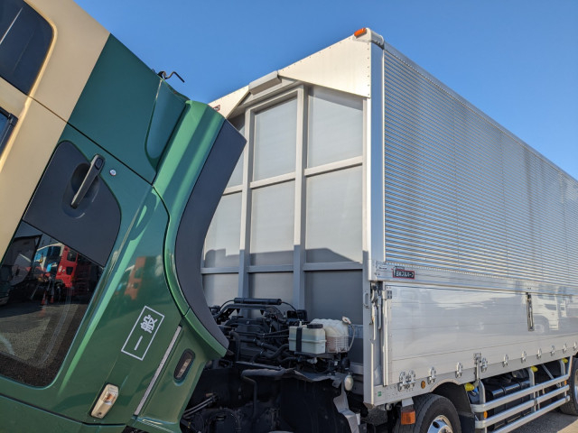 UDトラックス（日産） クオン 大型 ウィング 2PG-CG5CA(103665) 46枚目