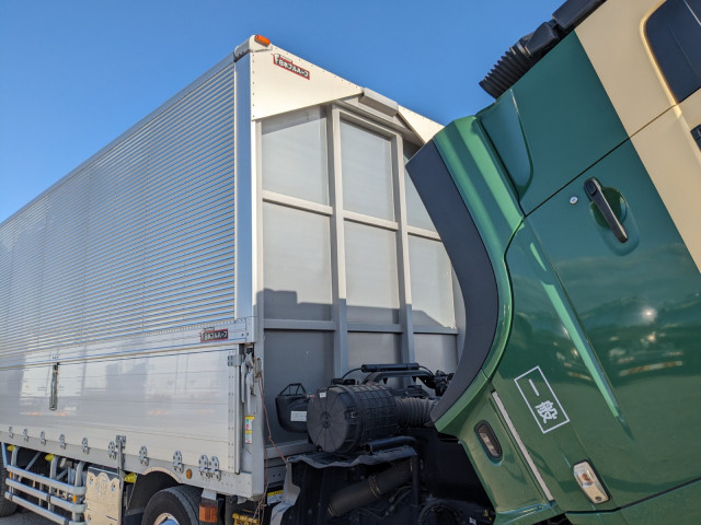 UDトラックス（日産） クオン 大型 ウィング 2PG-CG5CA(103665) 50枚目