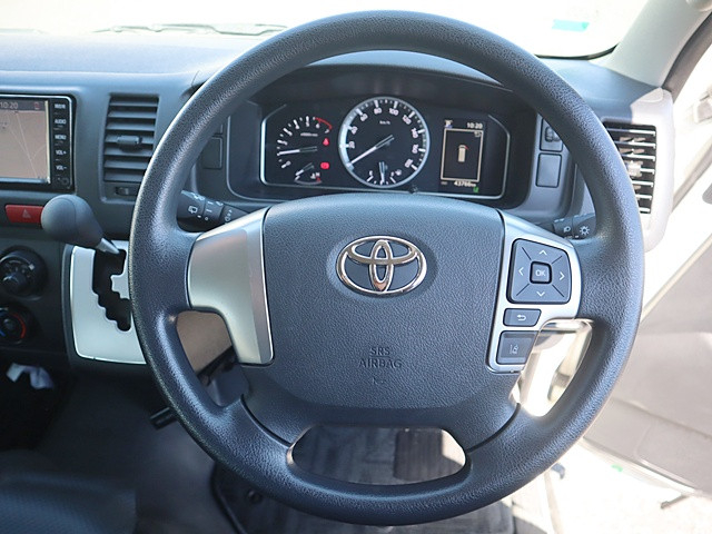 トヨタ ハイエース 小型 バン 3BA-TRH214W(103669) 4枚目