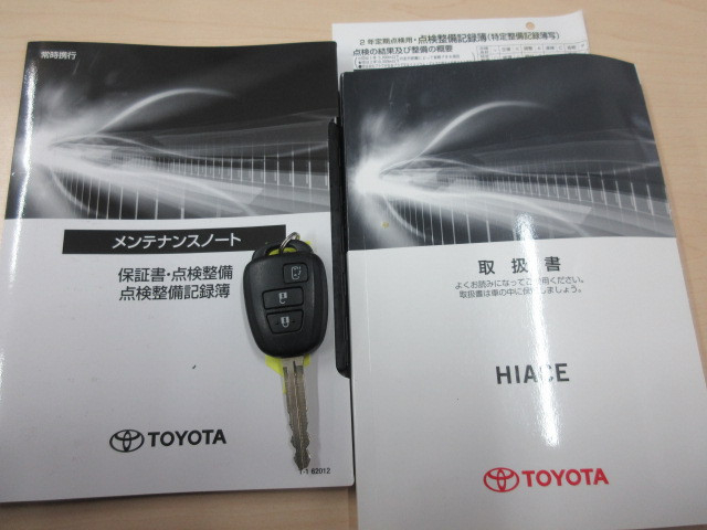 トヨタ ハイエース 小型 バン 3BA-TRH214W(103669) 5枚目