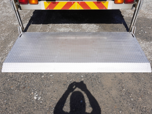 いすゞ フォワード 中型 平ボディ 2RG-FRR90S2(103672) 15枚目