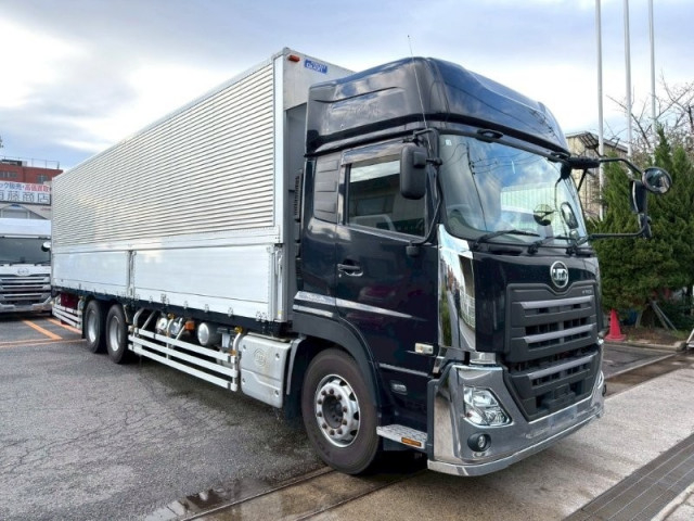 UDトラックス（日産） クオン 大型 ウィング 2PG-CD5CA(103673) 2枚目