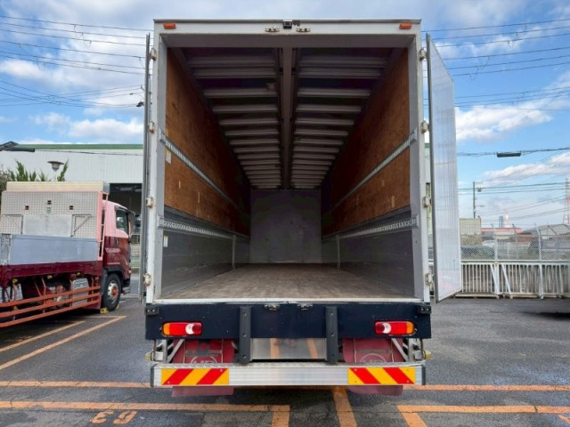 UDトラックス（日産） クオン 大型 ウィング 2PG-CD5CA(103673) 9枚目