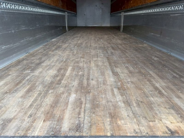 UDトラックス（日産） クオン 大型 ウィング 2PG-CD5CA(103673) 10枚目