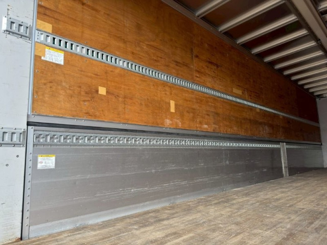 UDトラックス（日産） クオン 大型 ウィング 2PG-CD5CA(103673) 12枚目