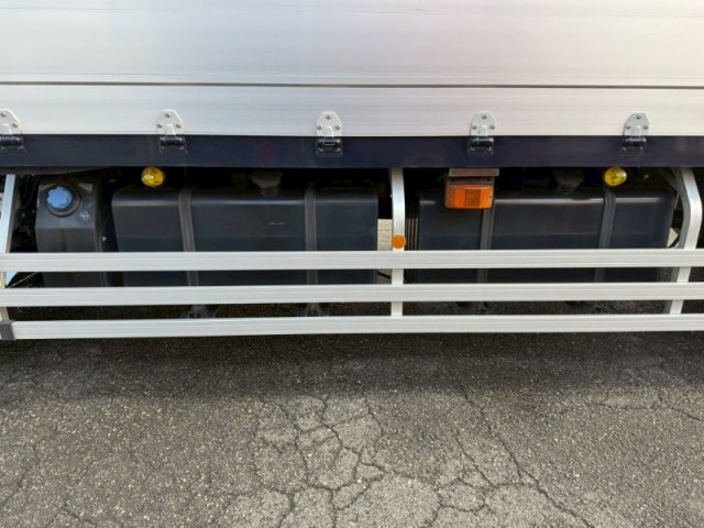 UDトラックス（日産） クオン 大型 ウィング 2PG-CD5CA(103673) 19枚目