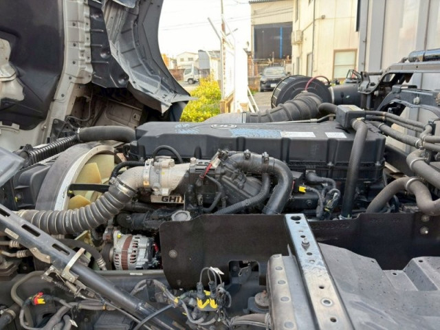 UDトラックス（日産） クオン 大型 ウィング 2PG-CD5CA(103673) 25枚目