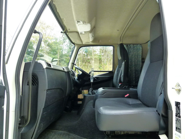 三菱ふそう ファイター 増トン 平ボディ（クレーン付） 2KG-FK65FZ(103674) 38枚目