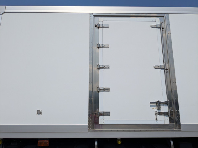 いすゞ ギガ 大型 冷蔵冷凍バン 2PG -CYL77C(103676) 24枚目