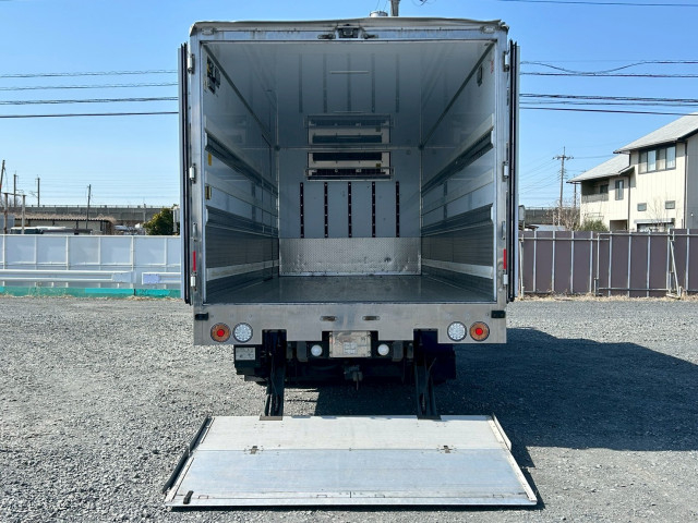 いすゞ フォワード 中型 冷蔵冷凍バン 2PG-FRR90T2(103679) 10枚目
