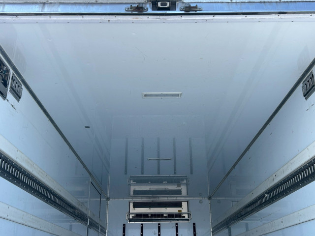 いすゞ フォワード 中型 冷蔵冷凍バン 2PG-FRR90T2(103679) 16枚目