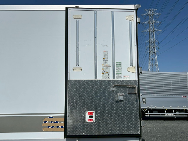 いすゞ フォワード 中型 冷蔵冷凍バン 2PG-FRR90T2(103679) 19枚目