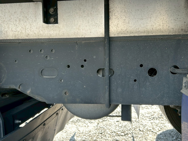 いすゞ フォワード 中型 冷蔵冷凍バン 2PG-FRR90T2(103679) 26枚目