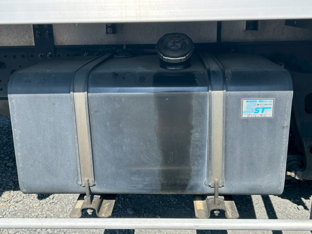 いすゞ フォワード 中型 冷蔵冷凍バン 2PG-FRR90T2(103679) 29枚目