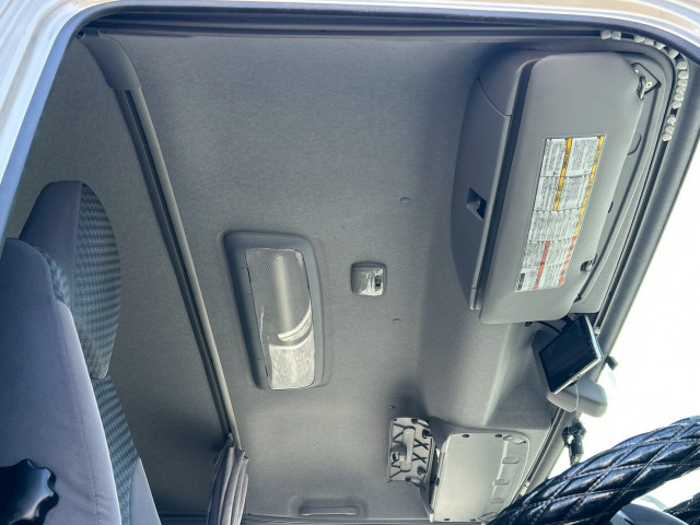 いすゞ フォワード 中型 冷蔵冷凍バン 2PG-FRR90T2(103679) 41枚目