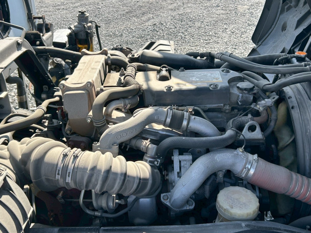 いすゞ フォワード 中型 冷蔵冷凍バン 2PG-FRR90T2(103679) 42枚目