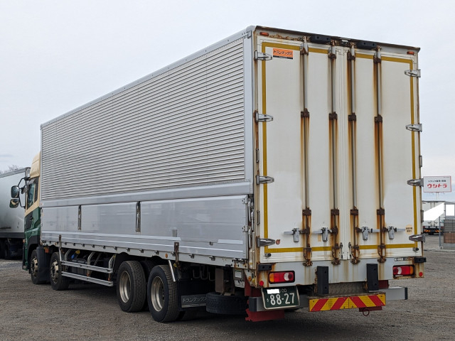 UDトラックス（日産） クオン 大型 ウィング 2PG-CG5CA(103710) 3枚目