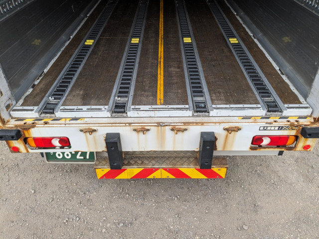 UDトラックス（日産） クオン 大型 ウィング 2PG-CG5CA(103710) 9枚目