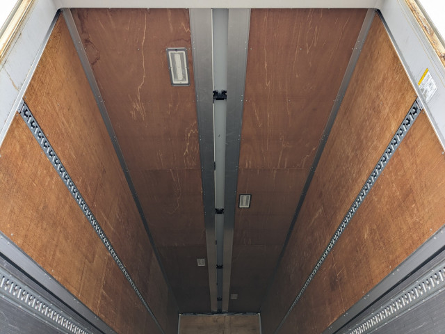 UDトラックス（日産） クオン 大型 ウィング 2PG-CG5CA(103710) 12枚目