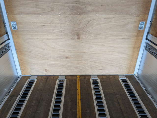 UDトラックス（日産） クオン 大型 ウィング 2PG-CG5CA(103710) 13枚目