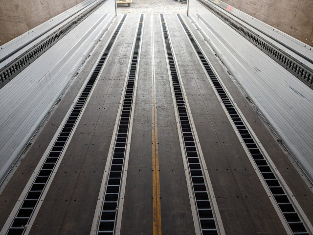 UDトラックス（日産） クオン 大型 ウィング 2PG-CG5CA(103710) 16枚目