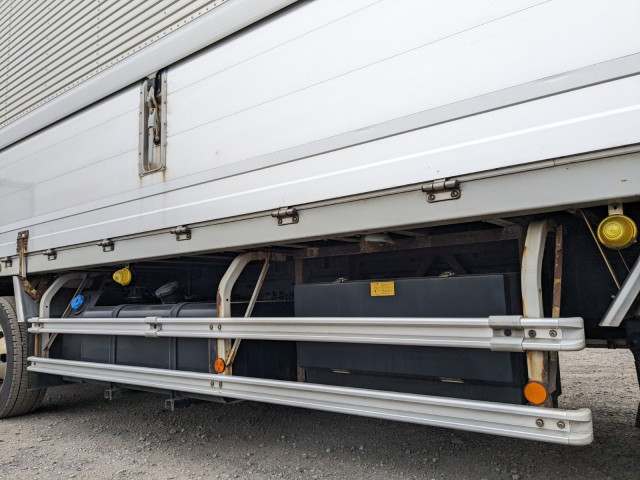 UDトラックス（日産） クオン 大型 ウィング 2PG-CG5CA(103710) 24枚目