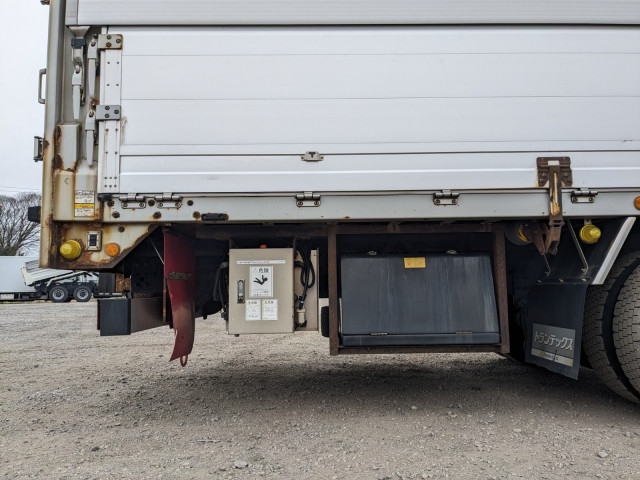 UDトラックス（日産） クオン 大型 ウィング 2PG-CG5CA(103710) 31枚目