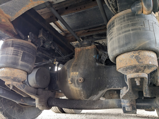 UDトラックス（日産） クオン 大型 ウィング 2PG-CG5CA(103710) 34枚目