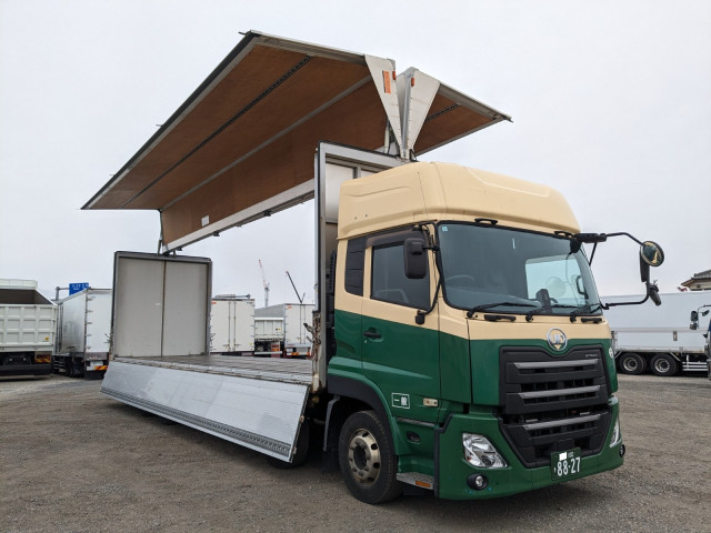 UDトラックス（日産） クオン 大型 ウィング 2PG-CG5CA(103710) 37枚目