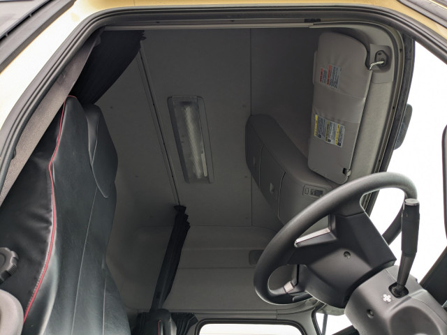 UDトラックス（日産） クオン 大型 ウィング 2PG-CG5CA(103710) 41枚目