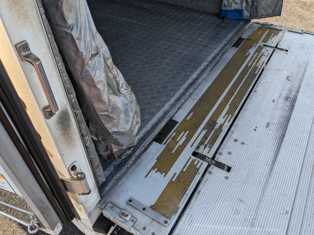 いすゞ エルフ 小型 冷蔵冷凍バン TPG-NPR85AN(103715) 11枚目