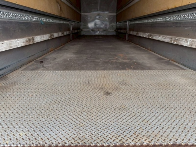 いすゞ ギガ 大型 ウィング QKG-CYL77B(103717) 10枚目