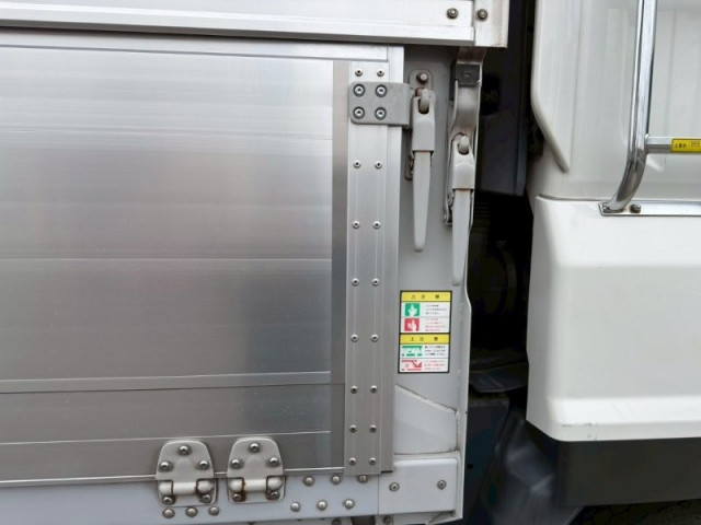 いすゞ ギガ 大型 ウィング QKG-CYL77B(103717) 20枚目