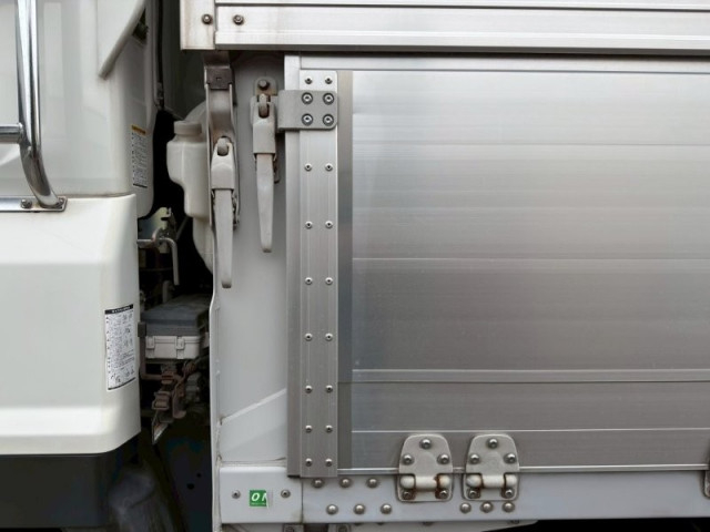 いすゞ ギガ 大型 ウィング QKG-CYL77B(103717) 21枚目